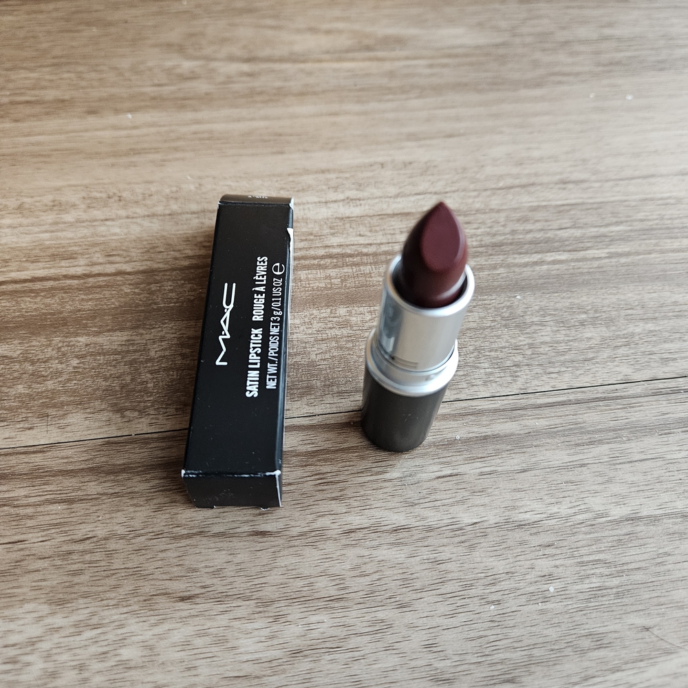 Just A Bite MAC Cosmetics Satin Lipstick - Deep Burgundy